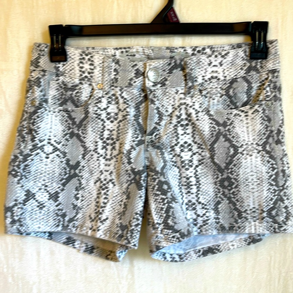 NNT Seven7 snakeskin/sz 6 high thigh/grey-white shorts, pockets